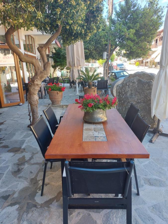 Xenios Zeus Hotel Ouranoupoli Exterior photo